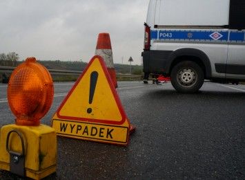 Wypadek na A1 między Kamieńskiem a Piotrkowem Trybunalskim w województwie łódzkim
