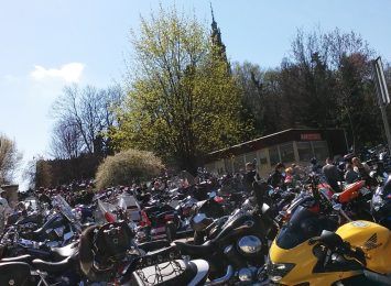 Motocykliści otwierają sezon w Częstochowie. Środowisko apeluje o zachowanie ostrożności w trakcie jazdy