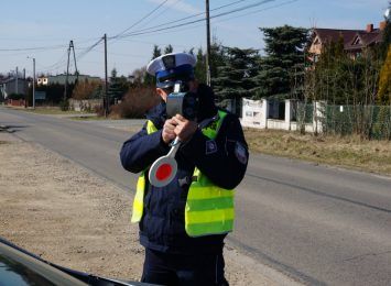 Policja podsumowuje tydzień bezpieczeństwa na drogach: Ponad 700 wykroczeń, najwyższy mandat - 5 tys. zł