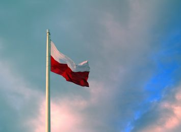 2 maja obok Święta Flagi to też Dzień Polonii i Polaków za Granicą