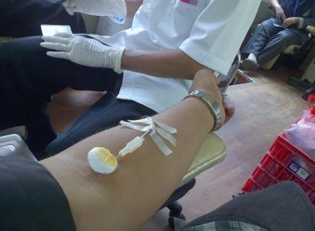 Centrum Krwiodawstwa liczy na większą frekwencję w sezonie letnim i udział w zbiórkach w krwiobusach