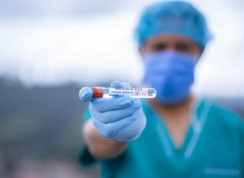 Znów przybywa zakażeń koronawirusem, raportuje Ministerstwo Zdrowia. W ciągu ostatniego tygodnia ponad 919 przypadków w Śląskiem