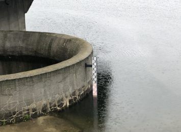 Czasowy problem z wodą w rzekach. Wydział Zarządzania Kryzysowego ma rękę na pulsie i uspokaja mieszkańców