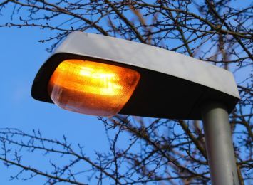 W Kłomnicach i w Żarkach przygasną uliczne latarnie