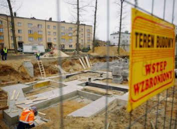 Trwa budowa nowego bloku komunalnego na Rakowie