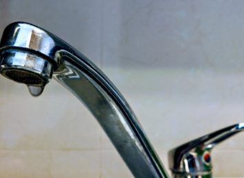 Problemy z jakością wody w kranach w gminie Kruszyna