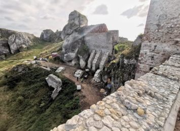 Ruiny zamku w Olsztynie pełne tajemnic. Nowe odkrycia czekają na turystów