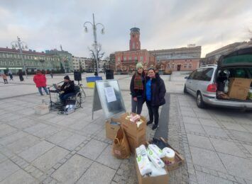 Częstochowianie tłumnie przyłączają się do akcji pomocy Ukrainie