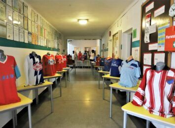 Od Ekstraklasy do Ekstraklasy: Piłkarska wystawa w Szkole Podstawowej nr 12 w Częstochowie