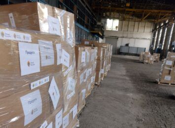 Kolejne transporty humanitarne dla Ukrainy pojechały. Wiele okupowanych regionów jest odciętych