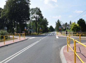 Nowe bezpieczniejsze skrzyżowanie w rejonie podstawówki w Skrzydłowie