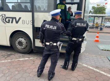 Policja i ITD sprawdzały busy do przewozu osób. Większość w złym stanie technicznym