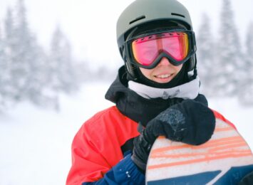 Kask snowboardowy - czym powinien się charakteryzować? [materiał sponsorowany]