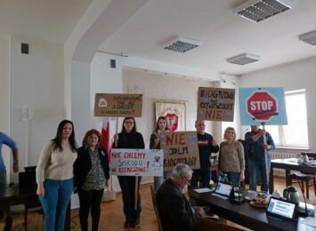 W Rzeniszowie mieszkańcy protestują przeciwko biogazowni, apelują o pomoc