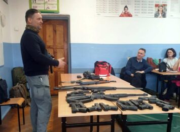 Częstochowscy nauczyciele poznali tajniki posługiwania się bronią