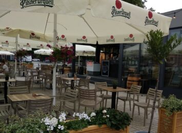 Właściciele letnich kawiarenek na placu Biegańskiego dopełnili formalności