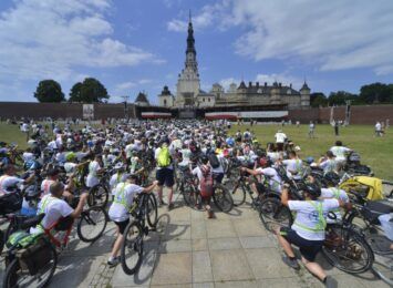 Ponad pół tysiąca rowerzystów uczestniczyło w I Pielgrzymce Rowerowej Diecezji Tarnowskiej na Jasną Górę