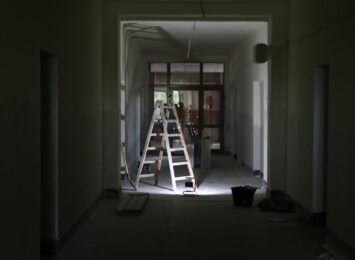 Trwają wakacyjne remonty w częstochowskich szkołach